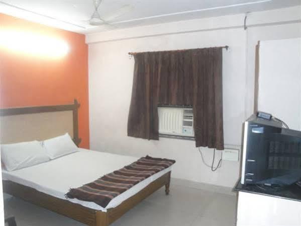 Oyo Hotel Lakshmi Paradise Visakhapatnam Exterior foto