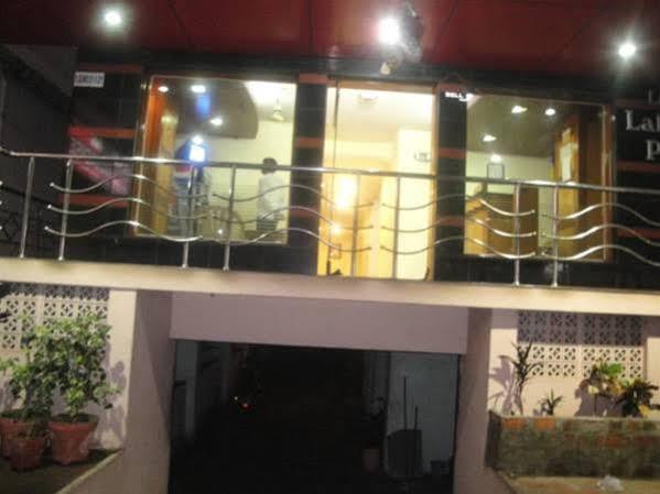 Oyo Hotel Lakshmi Paradise Visakhapatnam Exterior foto