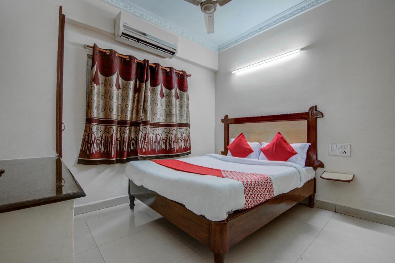 Oyo Hotel Lakshmi Paradise Visakhapatnam Exterior foto